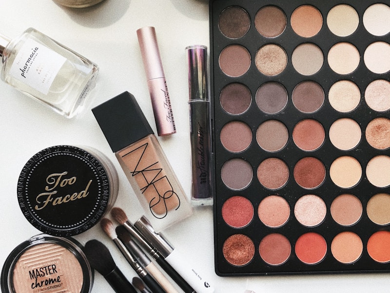 Брендбук для студии перманентного макияжа